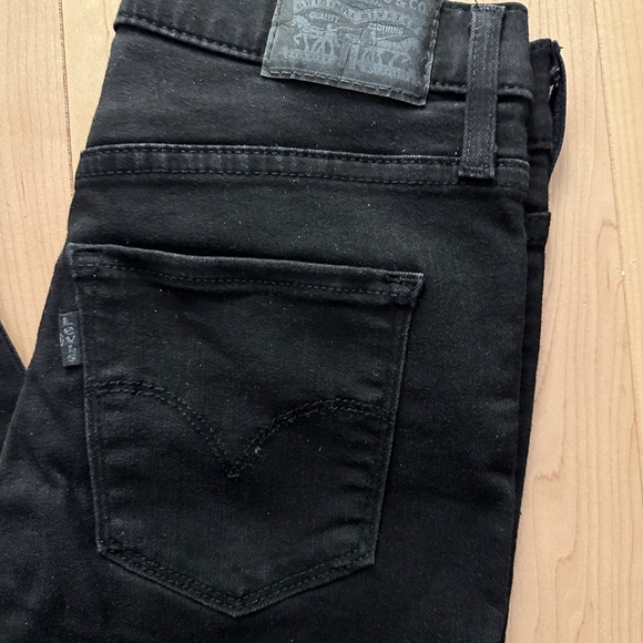 Levi's 311 Shaping Skinny Jeans Black (25) - Picture 2 of 7
